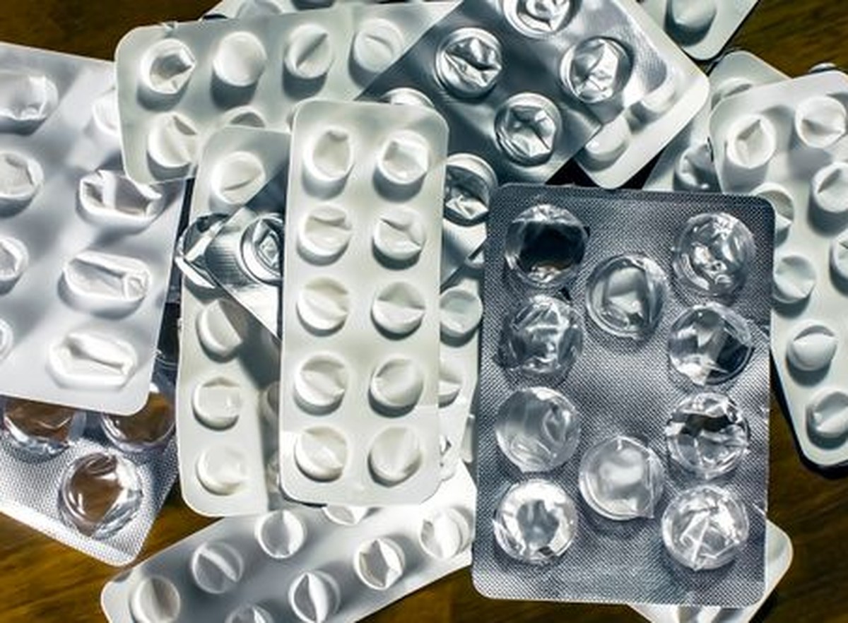 Generic vs. Brand-Name Medications: Bioequivalence, Active Ingredients & Smart Savings
