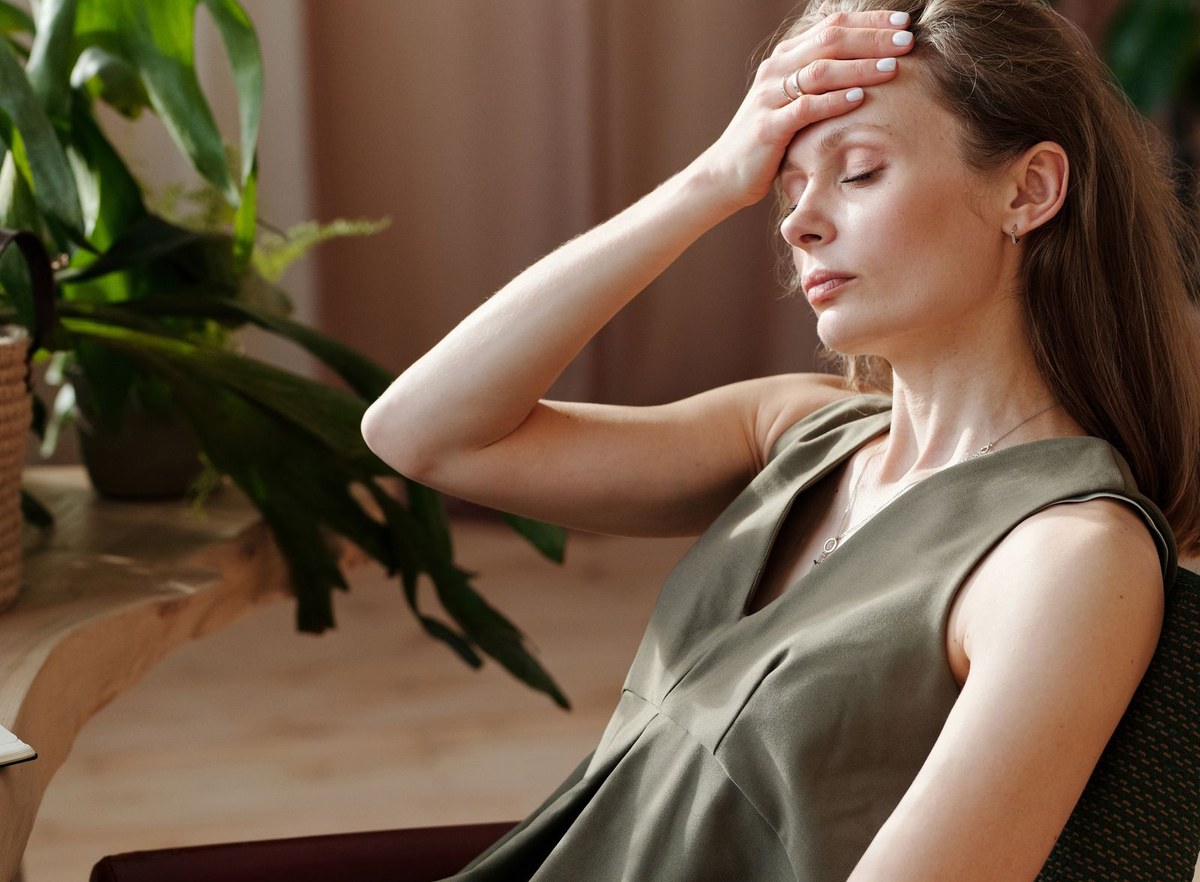 Meningitis Warning Signs: Viral vs. Bacterial & When to Seek Emergency Care